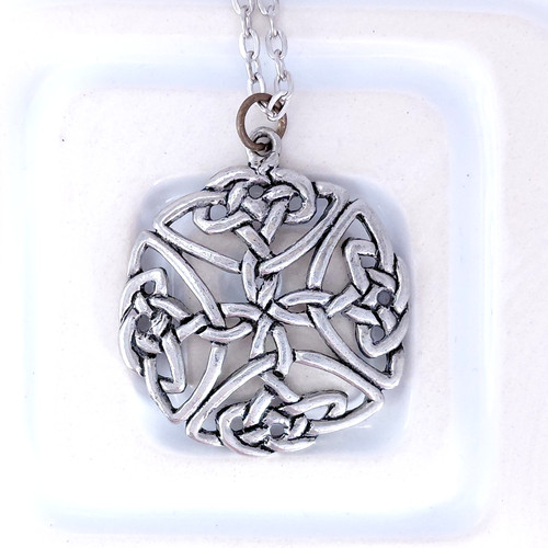 Vintage celtic knot pendant - vintage,